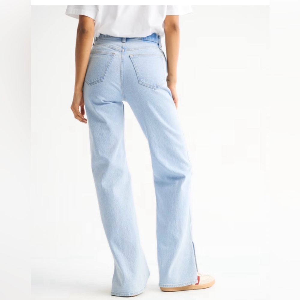 Abercrombie & Fitch High Rise 90s Split-Vent Hem Jean - Picture 2 of 6